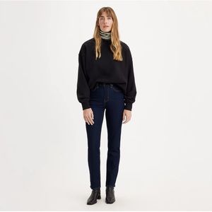 724 Levi’s High Rise dark wash Straight Leg Jeans